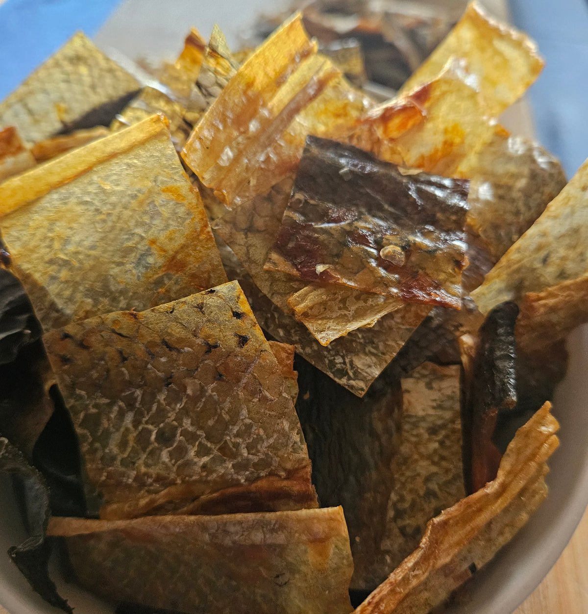Dehydrated Salmon Skin Chips 100g