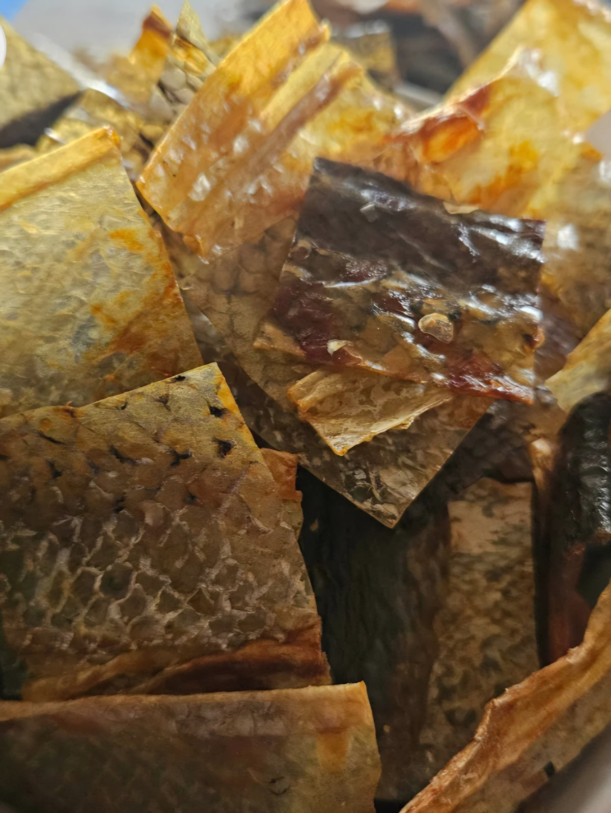 Dehydrated Salmon Skin Chips 50g
